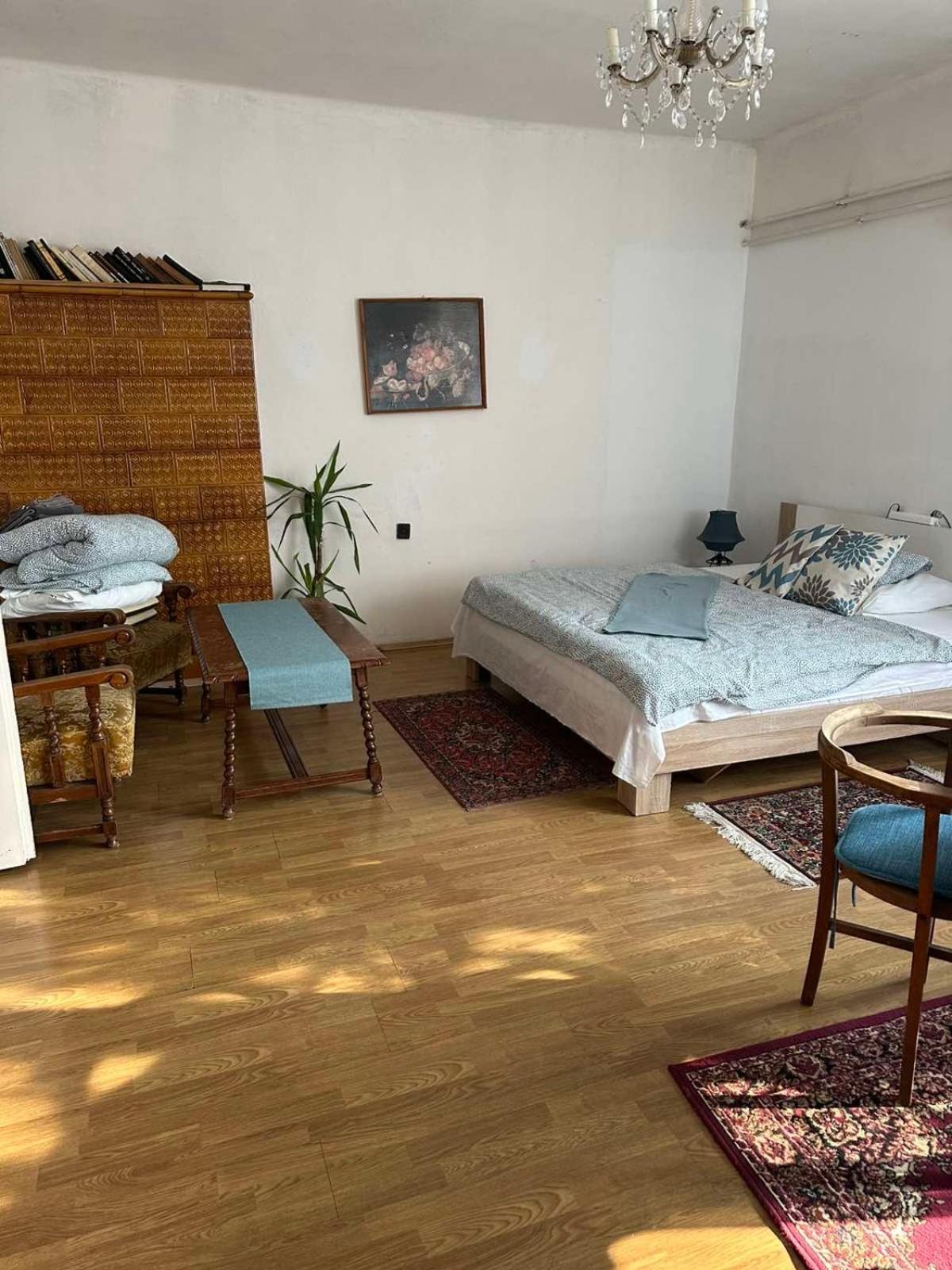Grany'S Retro Guesthouse Near Budapest Airport Vecses Bagian luar foto